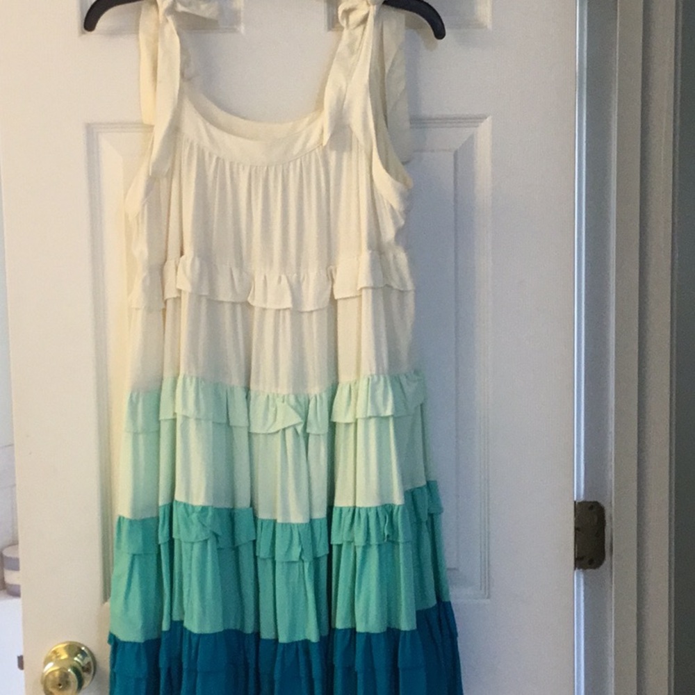 Easel size Medium new without tag